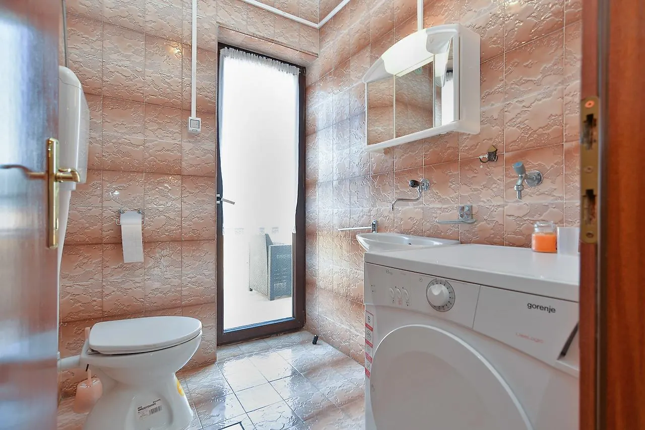 Apartments Gracijano 1724 Croatia